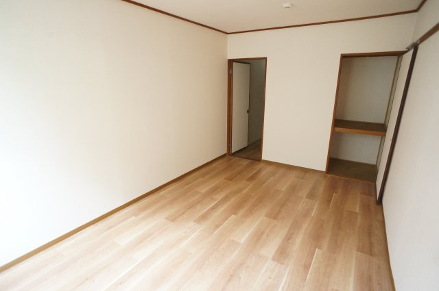 クレール神宮前の居間・リビング