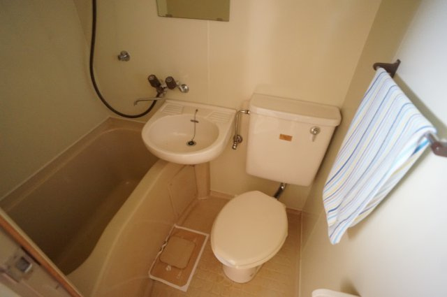 クレール神宮前の浴室