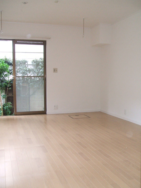 ハイム鵜ノ木の居間・リビング