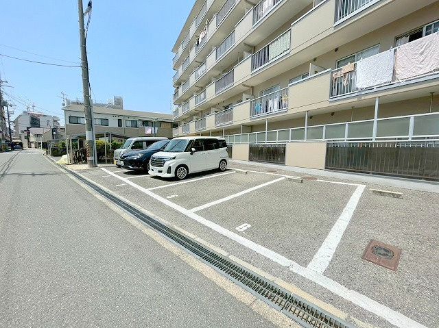 第2サンハイツの駐車場