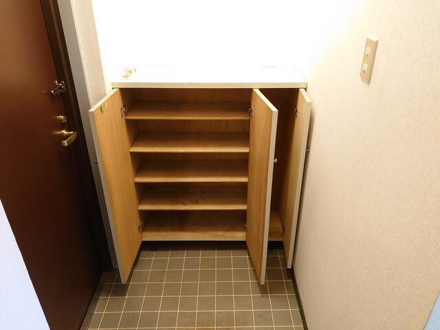 ブルーミング南行徳の玄関