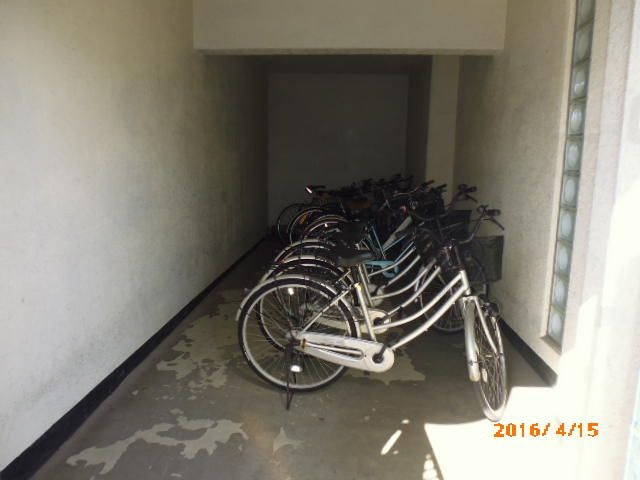 ブルーミング南行徳の駐車場