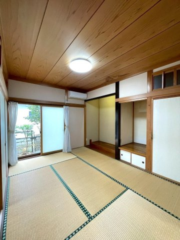 三条市月岡一丁目・中古戸建の和室|1階和室6帖です♪仏間＆物入付き♪