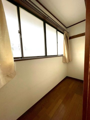 三条市月岡一丁目・中古戸建のその他|2階和室の広縁は自由に使えます♪