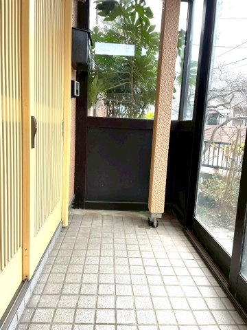 三条市月岡一丁目・中古戸建のその他|嬉しい玄関ポーチ付き♪