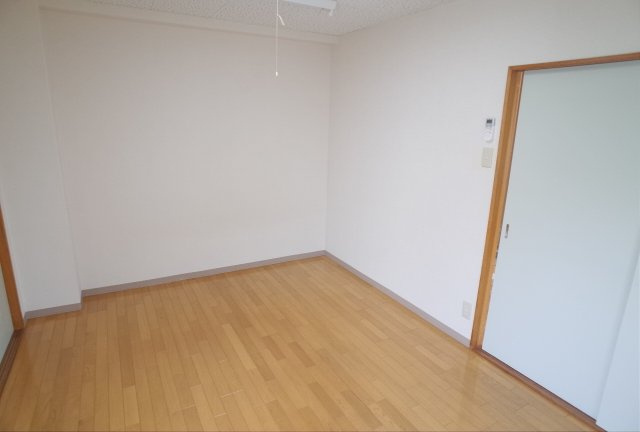 グリーン本山の居間・リビング