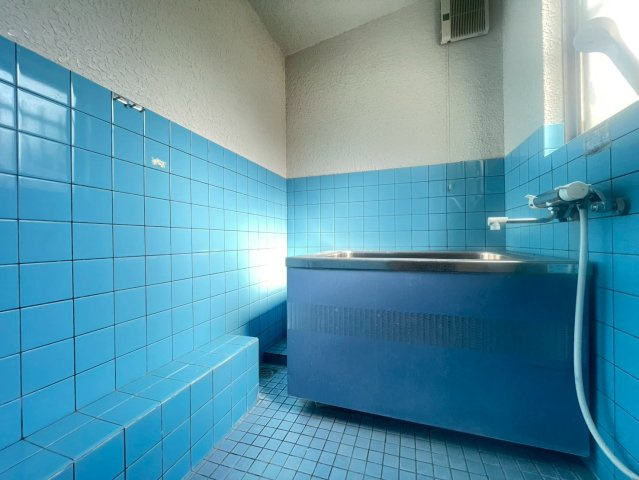 八街市中古戸建の浴室