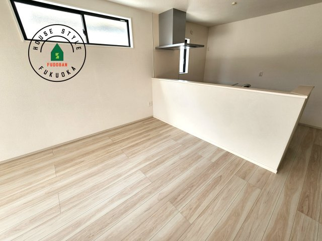 福岡市東区千早2丁目第5-2棟(2号棟)の内観：施工例|会話が弾む場所として居心地の良いリビングです。