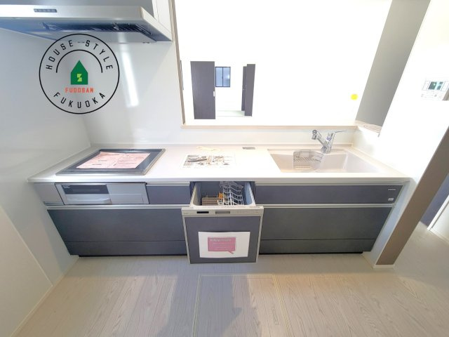 那珂川市今光8丁目第3-2棟（1号棟）の内観：施工例|キッチン。グリル・食器洗い乾燥機・浄水器も完備。