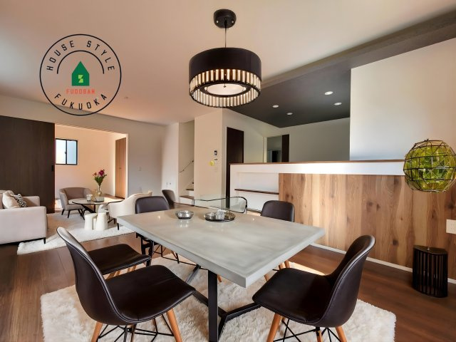 那珂川市今光8丁目第3-2棟（2号棟）の内観：施工例|明るく開放的なリビングダイニングは豊かな陽光が注ぎ込み、やすらぎの空間を演出してくれます。ご家族で楽しいひとときをお過ごし下さい。※家具はCGを合成したものです。