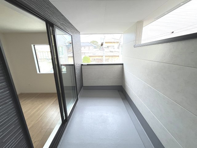 【バルコニー】 | 福岡市東区香椎2丁目3期　1号棟（全2棟）【仲介手数料無料・0円】 | 施工例。施工例は完成時と異なる場合があります。