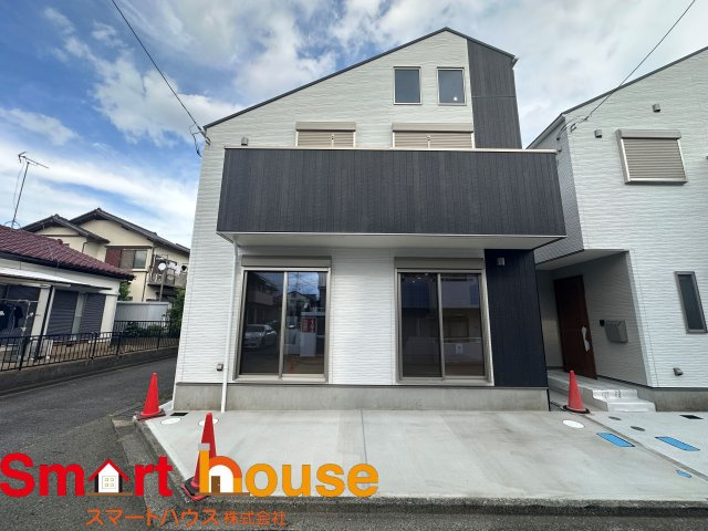 相模原市南区相武台3丁目　B号棟の外観|A号棟
オシャレな外観は、人の目を引くだけではなく自慢したくなりますね！植木を置いたりアレンジは、自由です。自分の好みに仕上げましょう♪