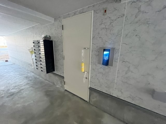 ウィズ高島平のエントランス