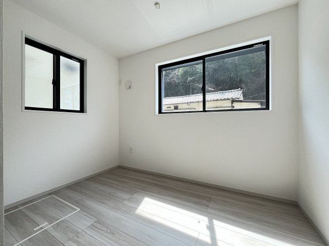 【洋室】 | 福岡市中央区港3丁目1期　1号棟（全1棟）【仲介手数料無料・0円】 | 現地写真。1階洋室です。
