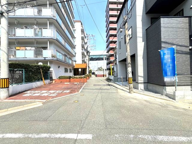 【その他】 | 福岡市中央区港3丁目1期　1号棟（全1棟）【仲介手数料無料・0円】 | 現地写真。前面道路です。