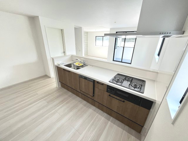 【キッチン】 | 福岡市中央区港3丁目1期　1号棟（全1棟）【仲介手数料無料・0円】 | 現地写真。
