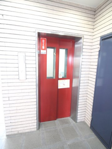 ルミエール泉のその他共用部分|エレベーター
