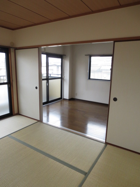 ルミエール泉の和室