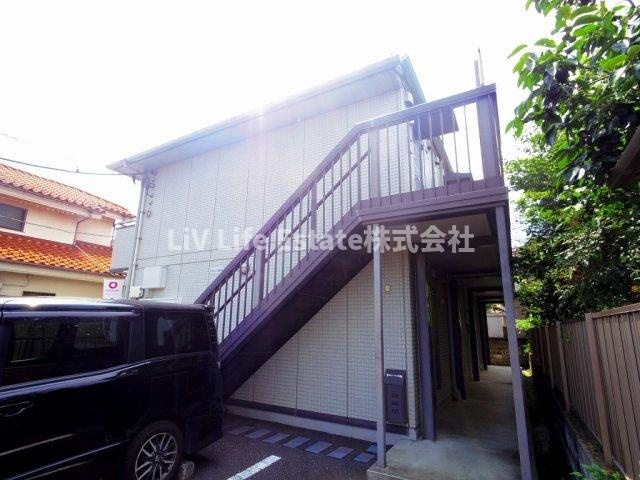 小平市上水新町３丁目のアパートのエントランス