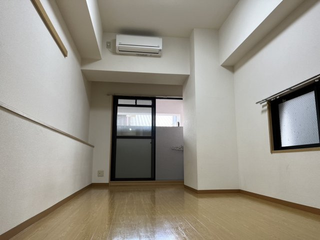 アンピール伏見桃山の居間・リビング