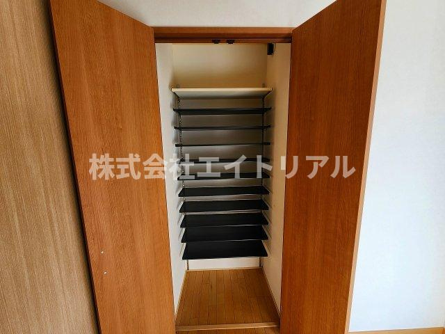 豊橋市三ツ相町　中古戸建の収納|1階　下駄箱
