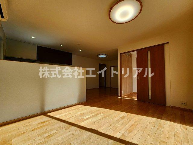 豊橋市三ツ相町　中古戸建の居間・リビング|1階