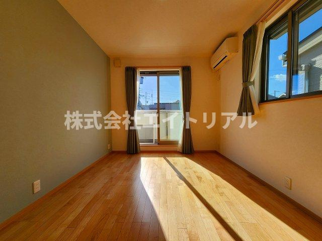 豊橋市三ツ相町　中古戸建の洋室|2階　洋室6.6帖　西