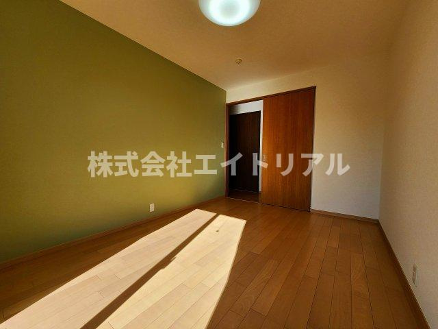 豊橋市三ツ相町　中古戸建の洋室|2階　洋室6.6帖　中