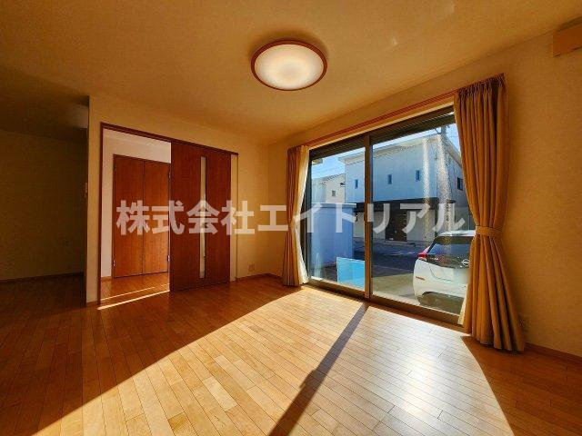 豊橋市三ツ相町　中古戸建の居間・リビング|1階