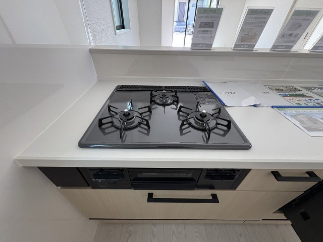 【キッチン】 | 福岡市南区長住7丁目1期　2号棟（全2棟）【仲介手数料無料・0円】 | 施工例。施工例は完成時と異なる場合があります。