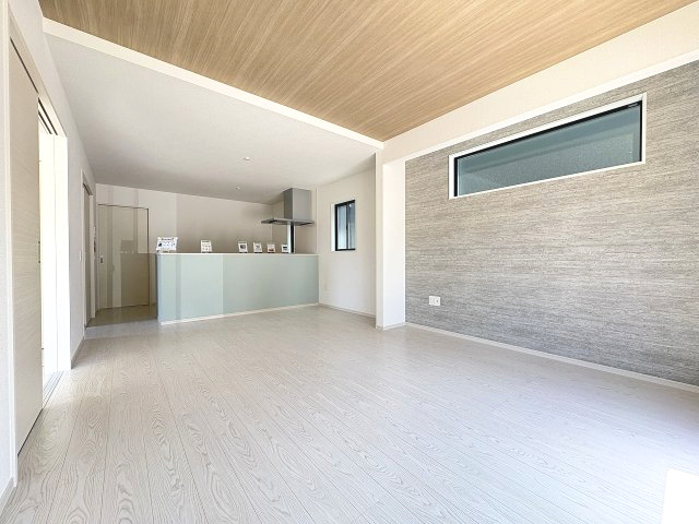 【居間・リビング】 | 福岡市南区長住7丁目1期　2号棟（全2棟）【仲介手数料無料・0円】 | 施工例。リビングです。施工例は完成時と異なる場合があります。