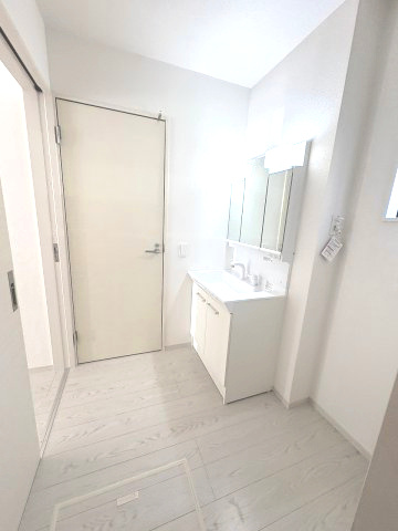 【洗面所】 | 福岡市南区長住7丁目1期　2号棟（全2棟）【仲介手数料無料・0円】 | 施工例。施工例は完成時と異なる場合があります。