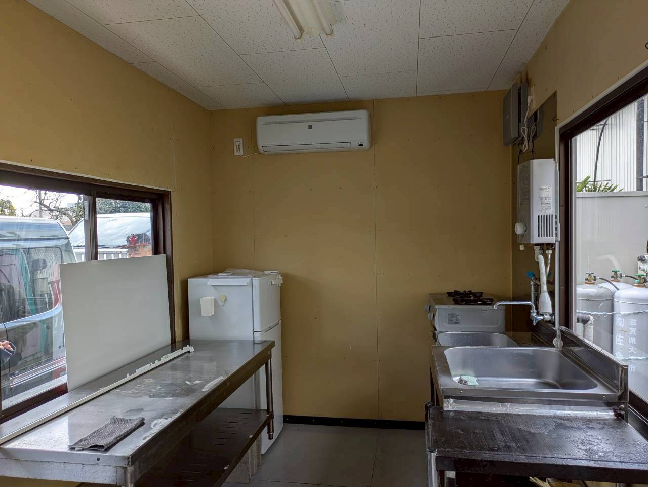 大津市本堅田３丁目の店舗一部のロビー