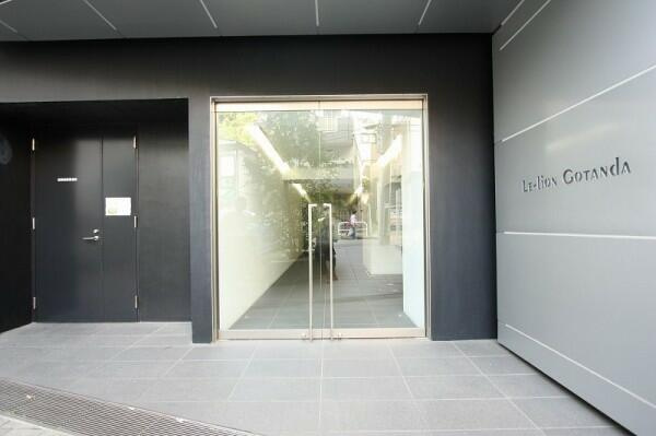 ル・リオン五反田のエントランス