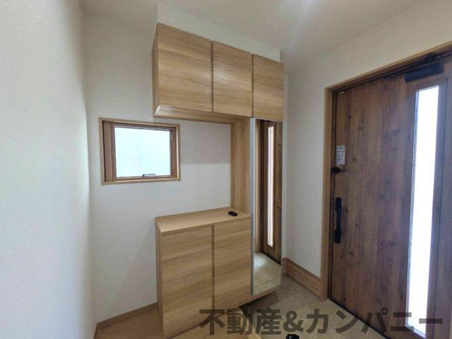 堀江町の新築のおうちNo.7　松山市堀江町新築戸建の玄関|きれいな玄関です