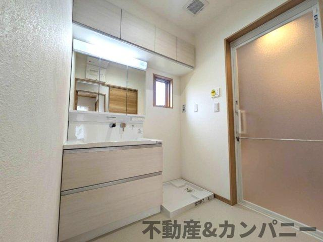 堀江町の新築のおうちNo.7　松山市堀江町新築戸建の独立洗面台|独立洗面台です