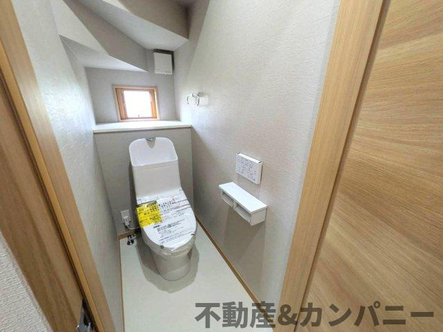 堀江町の新築のおうちNo.7　松山市堀江町新築戸建のトイレ|シンプルで使いやすいトイレです