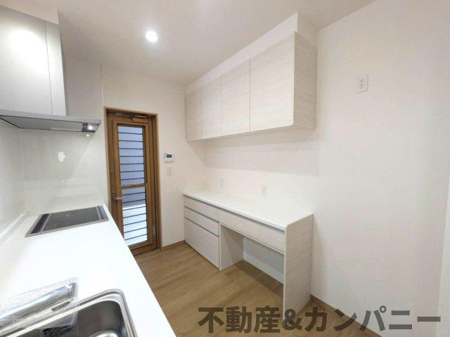 堀江町の新築のおうちNo.7　松山市堀江町新築戸建のキッチン|キッチンでお料理をお楽しみください