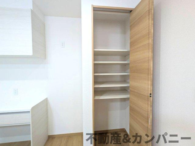 堀江町の新築のおうちNo.7　松山市堀江町新築戸建の収納|大きなスペースがあり、収納には困りません