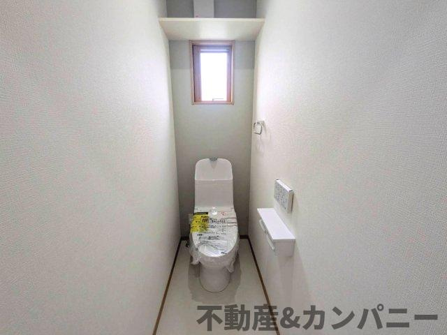 堀江町の新築のおうちNo.7　松山市堀江町新築戸建のトイレ|シンプルで使いやすいトイレです