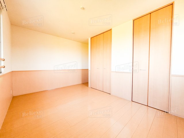 ブリエ B棟の寝室|風通しも良い寝室です☆