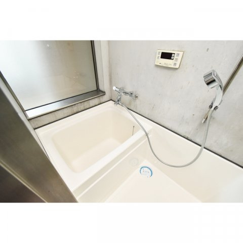 イーストヴィレッジ三宮の浴室