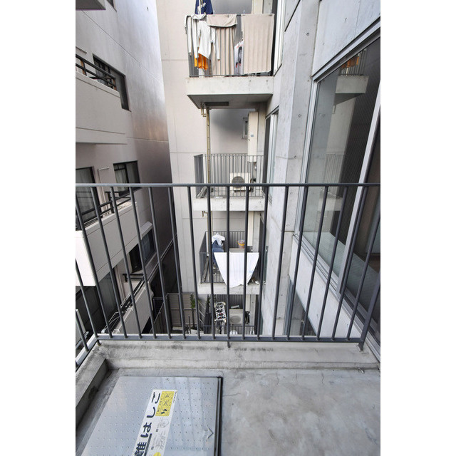 イーストヴィレッジ三宮のバルコニー