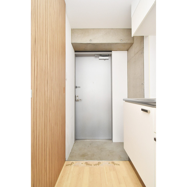 イーストヴィレッジ三宮の玄関