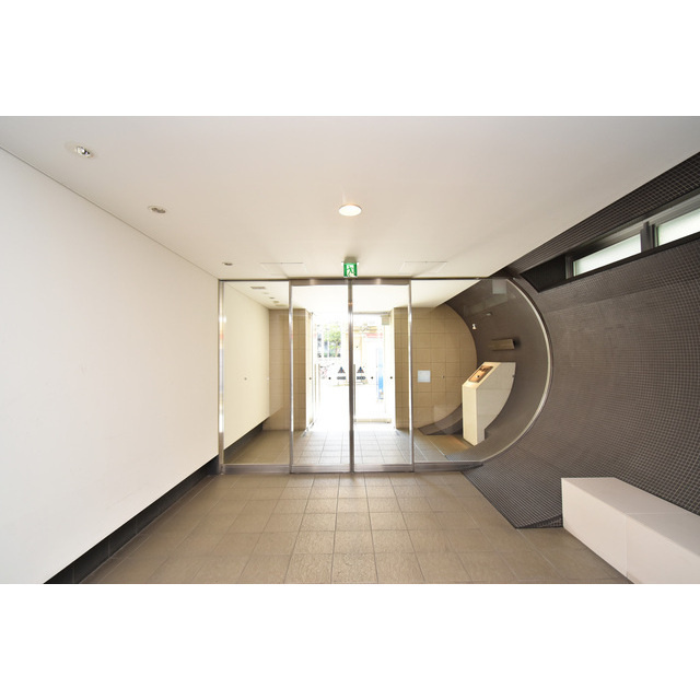 アルファレガロ神戸ウエストの居間・リビング