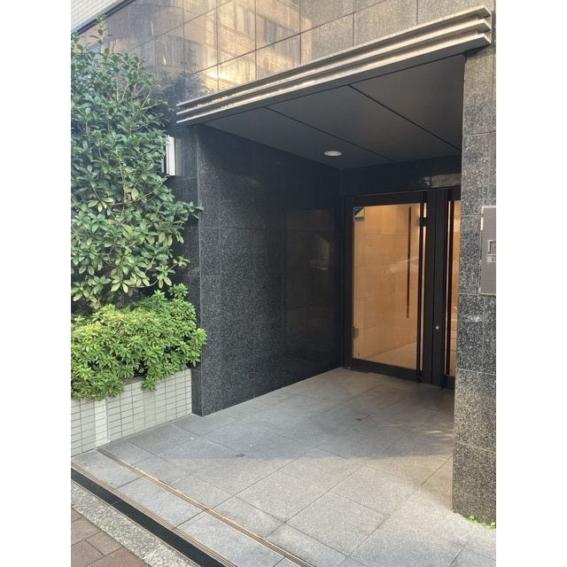 レジデンス横濱関内のエントランス