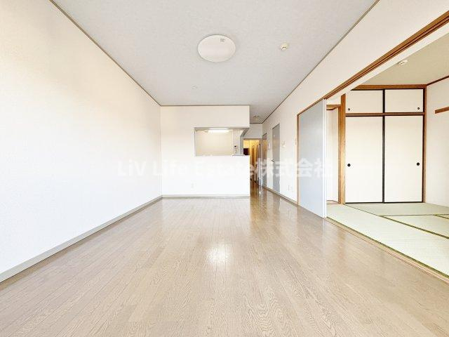 東村山市恩多町２丁目の賃貸マンションの居間・リビング