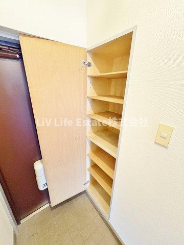 東村山市恩多町２丁目の賃貸マンションの収納