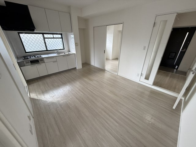 グレイス泉丘の居間・リビング