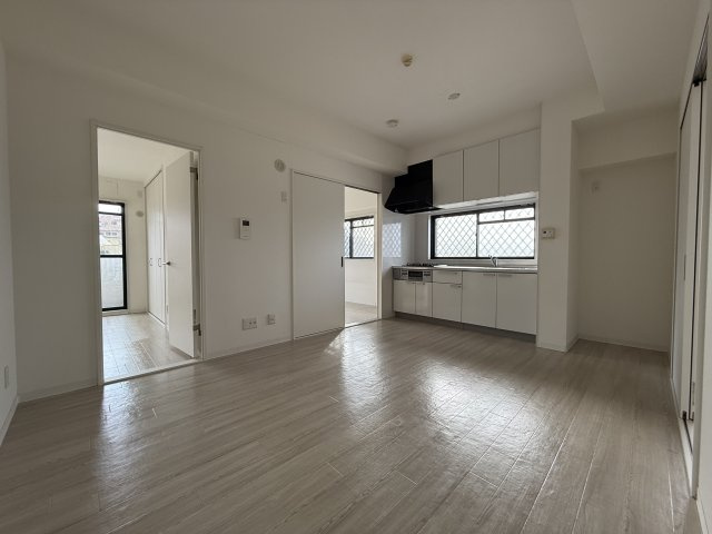 グレイス泉丘の居間・リビング